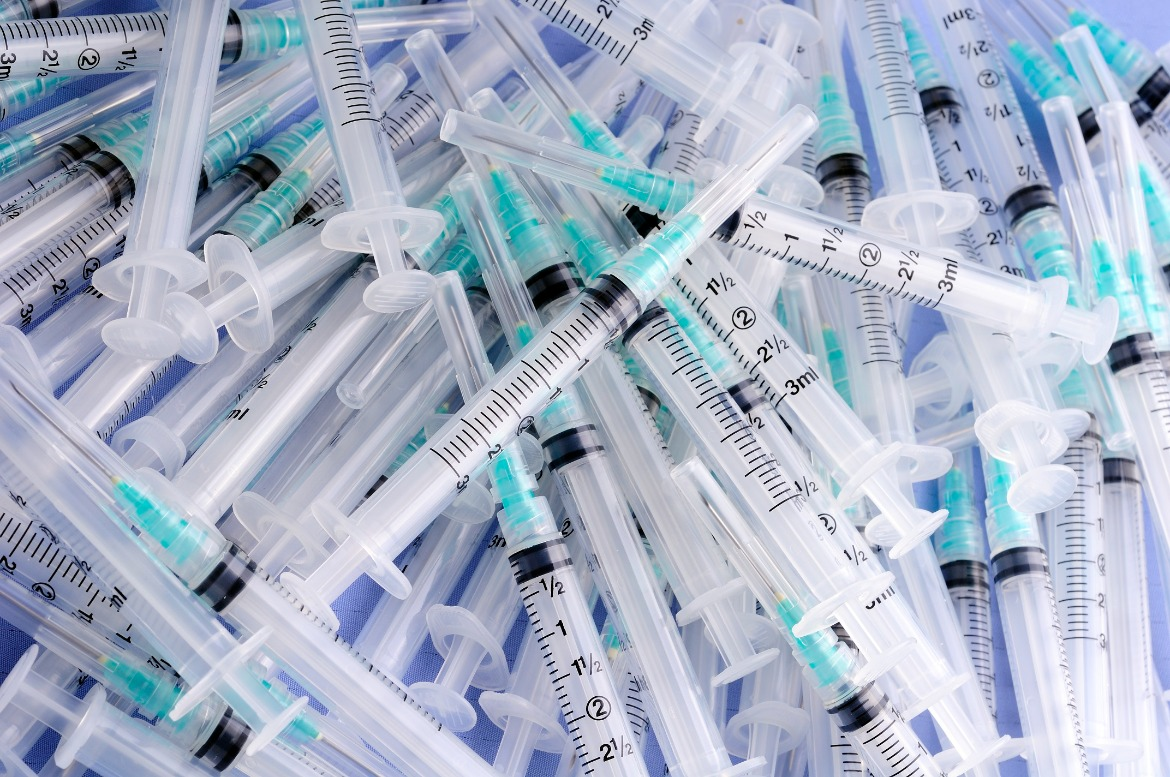 Image containing syringes